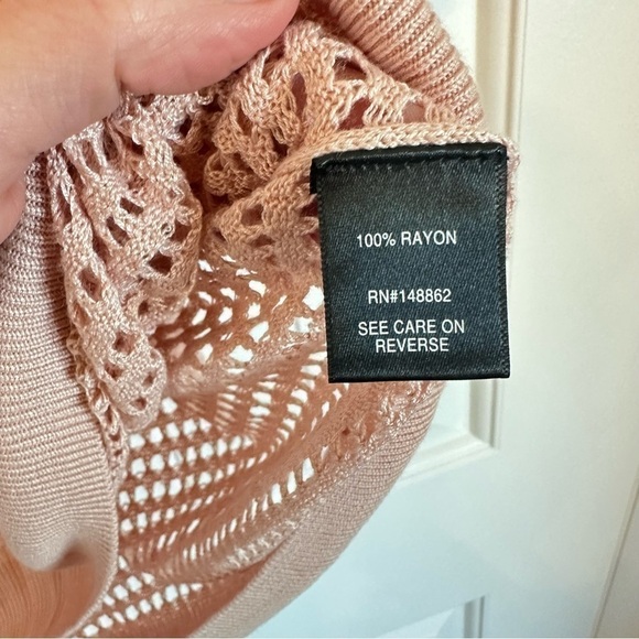 Torrid plus netted knit short sleeve scoop neck dusty rose pink blouse size 2X - Picture 8 of 9